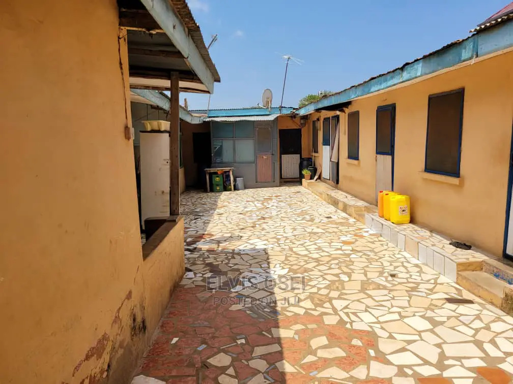 15bedrooms Around Kaneshie Swanlake