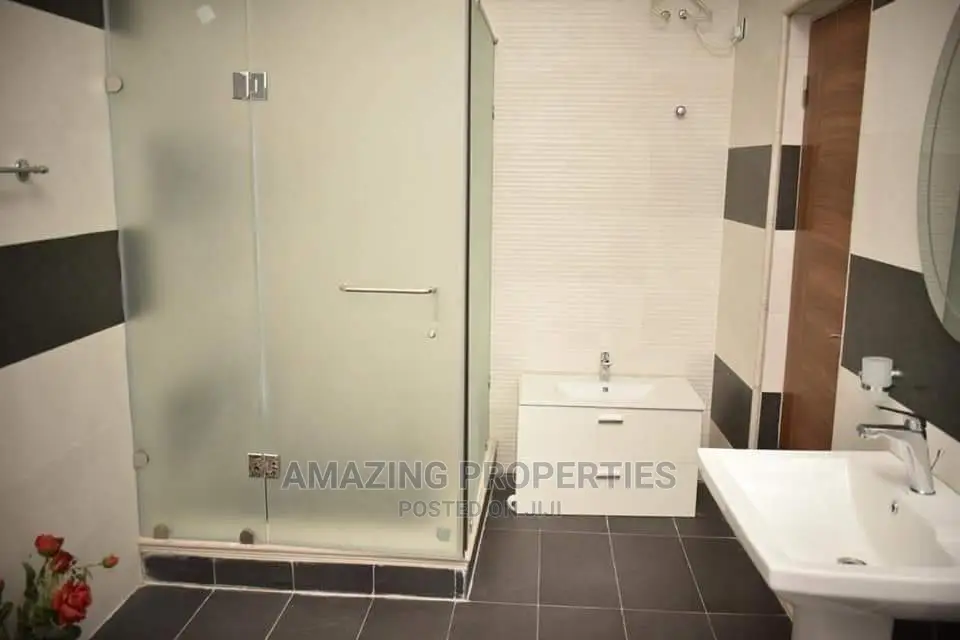 For Sale 5 Bedrooms House Boy's Quarter Swimming Pool