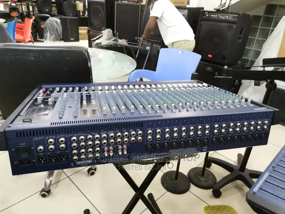 24channels Mixer (Yamaha Mg24)