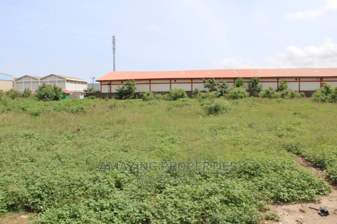 15acres of Land on the Main Motorway Road