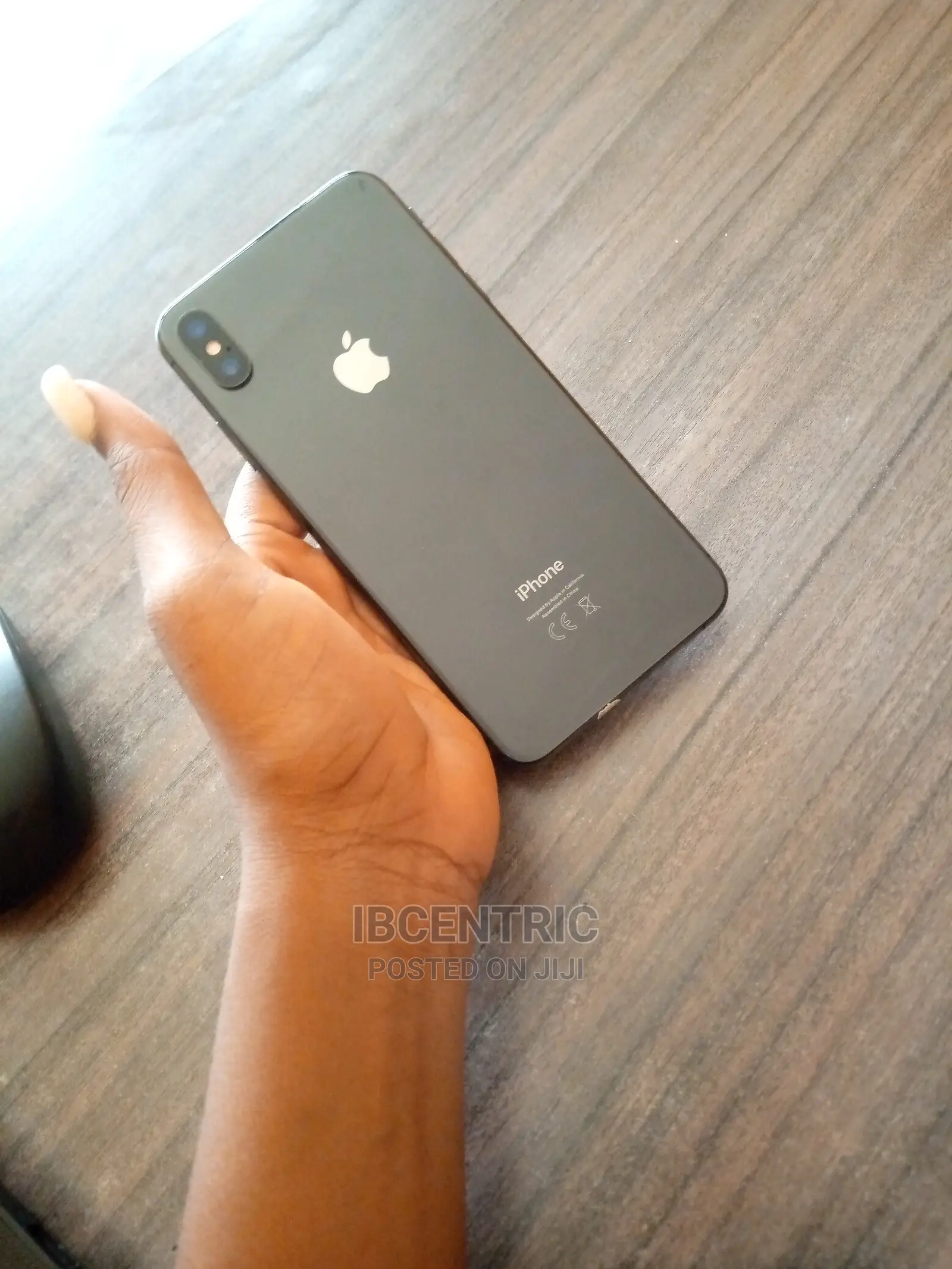 New Apple iPhone XS Max 64 GB Black