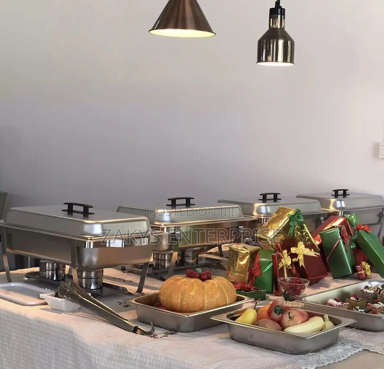 Standard Chaffing Dish With Two Extra Dishes