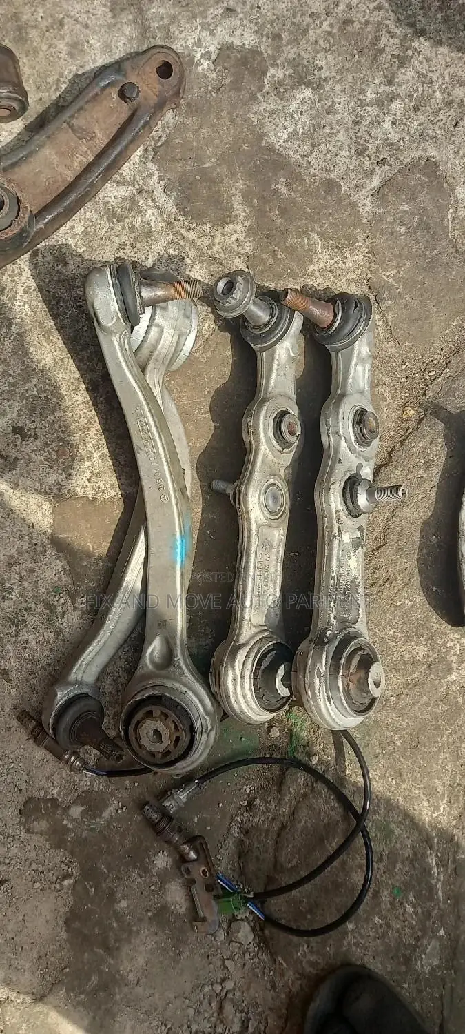 Mercedes Benz C300 2016-2020 LOWER ARM Set Available