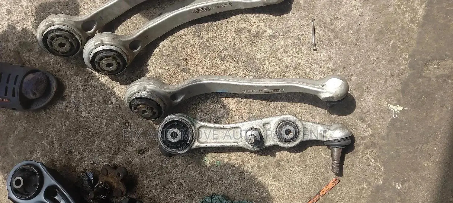 Mercedes Benz C300 2016-2020 LOWER ARM Set Available
