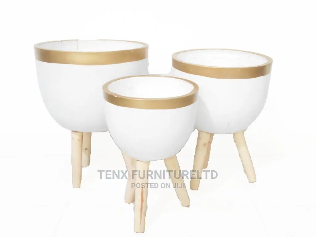 Flower Pot W Wood