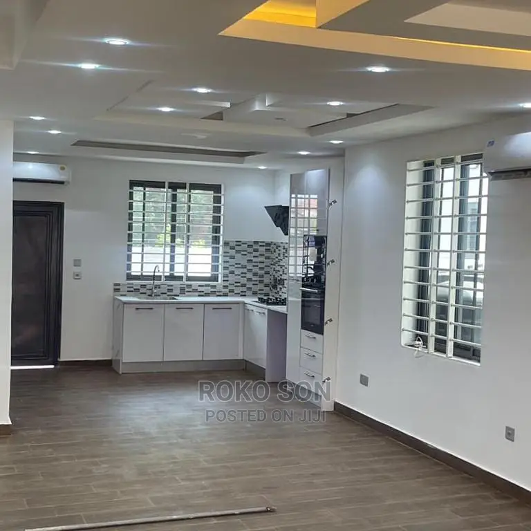 3bdrm Duplex in Dr Roko, School Junction for sale