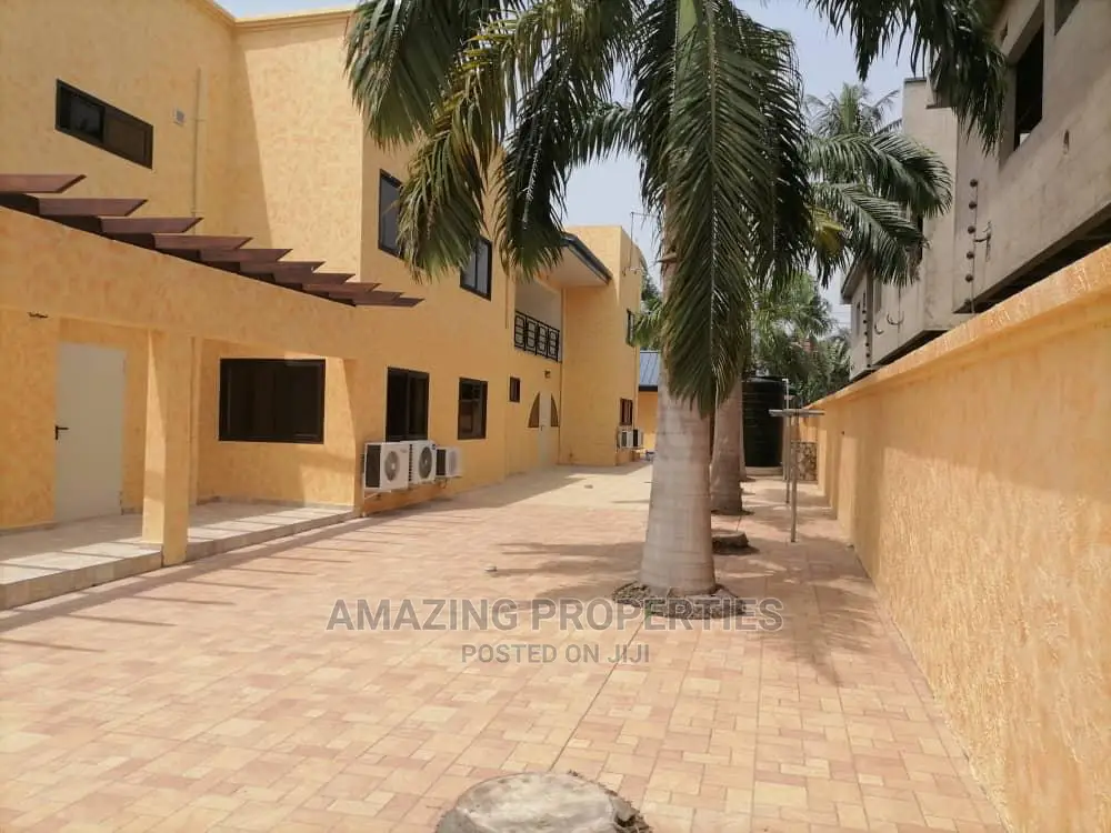6bdrm Farm House in Labone for Rent