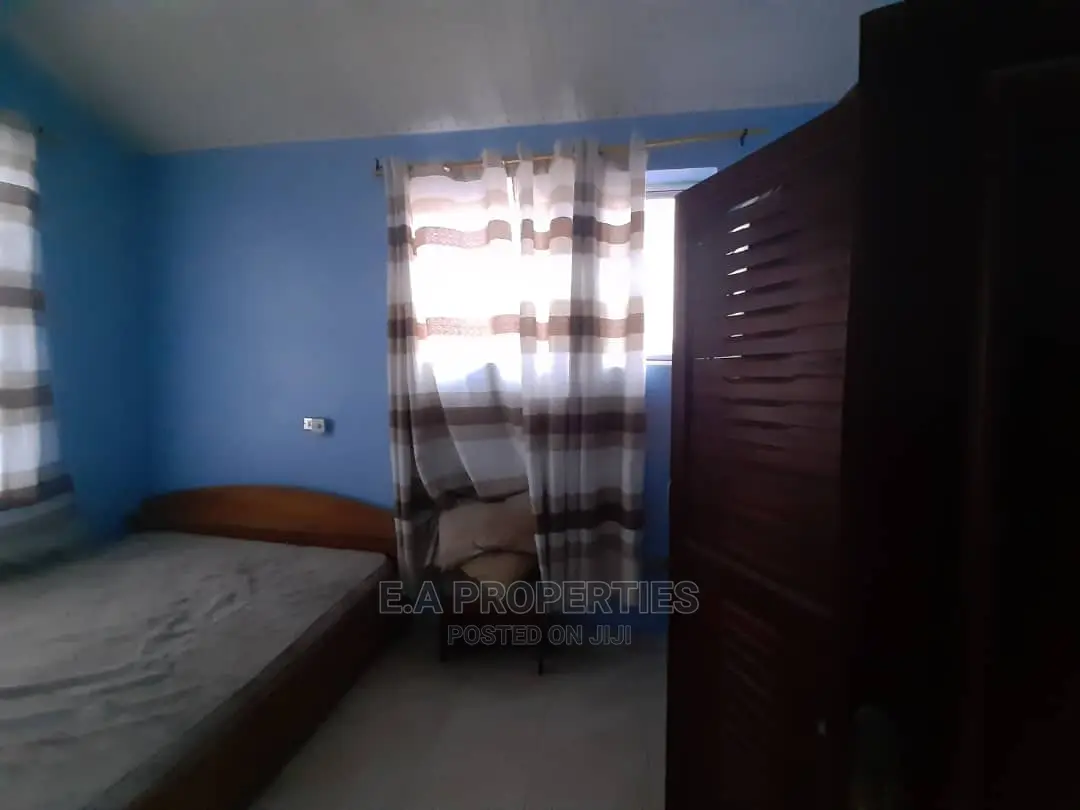6bdrm Mansion in E a Properties, Airport Residential Area for Sale