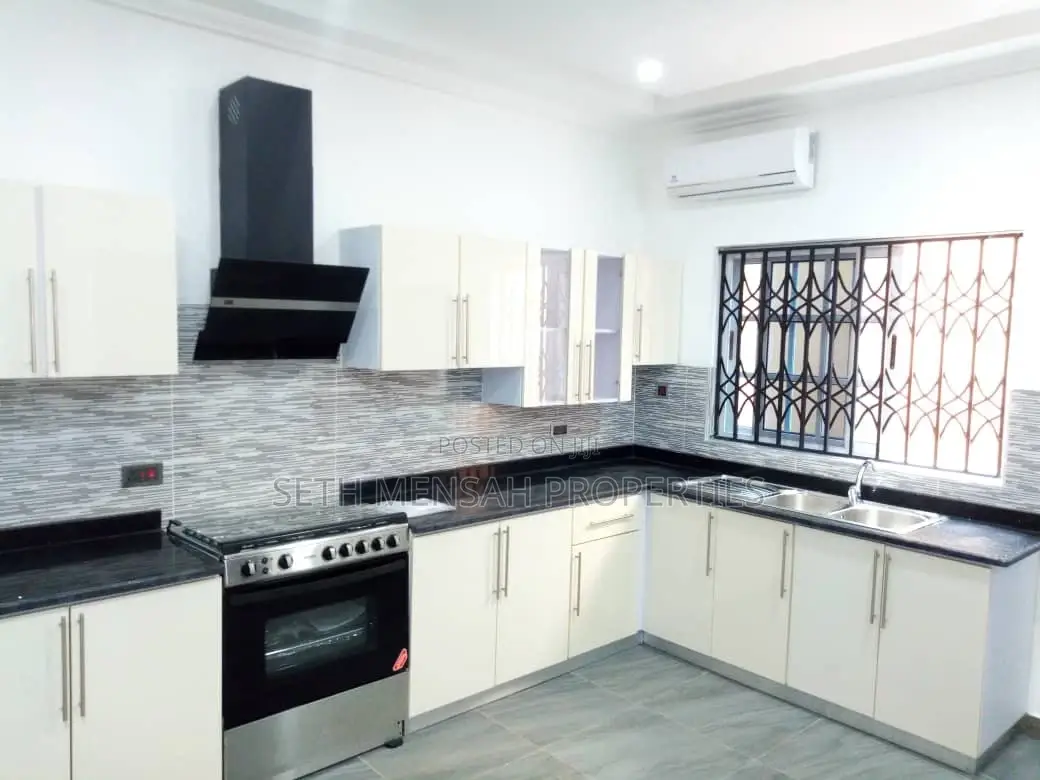 4bdrm House in 4 Bedroom House for for Sale