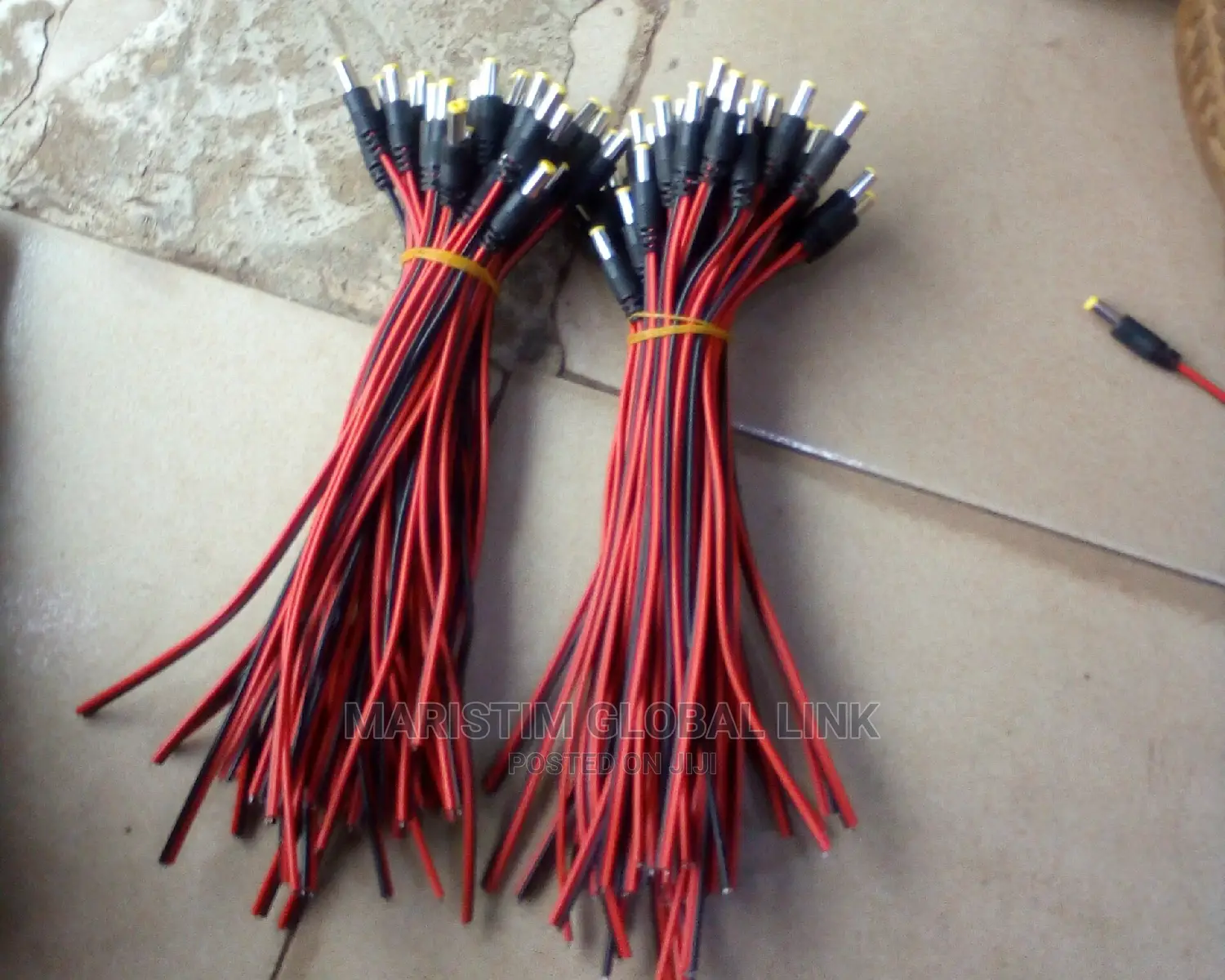 Power Connector Red and Black
