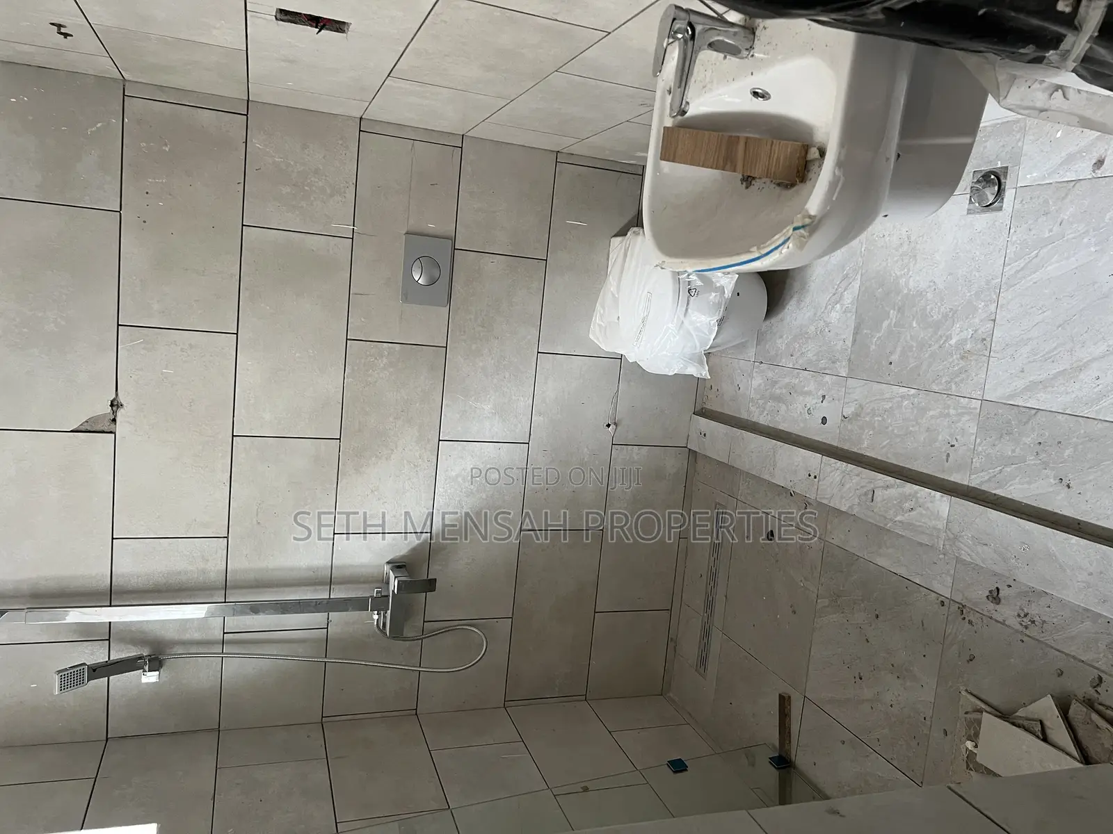 Furnished 4bdrm House in 4 Bedroom House For, Adjiriganor for Sale
