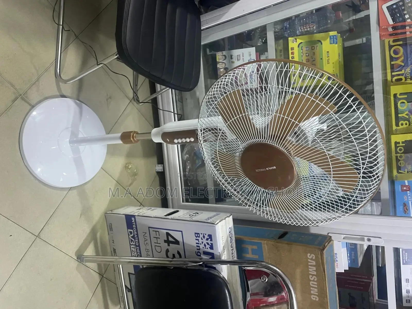 White Colour 16” Standing Fan With Usb Led Lights