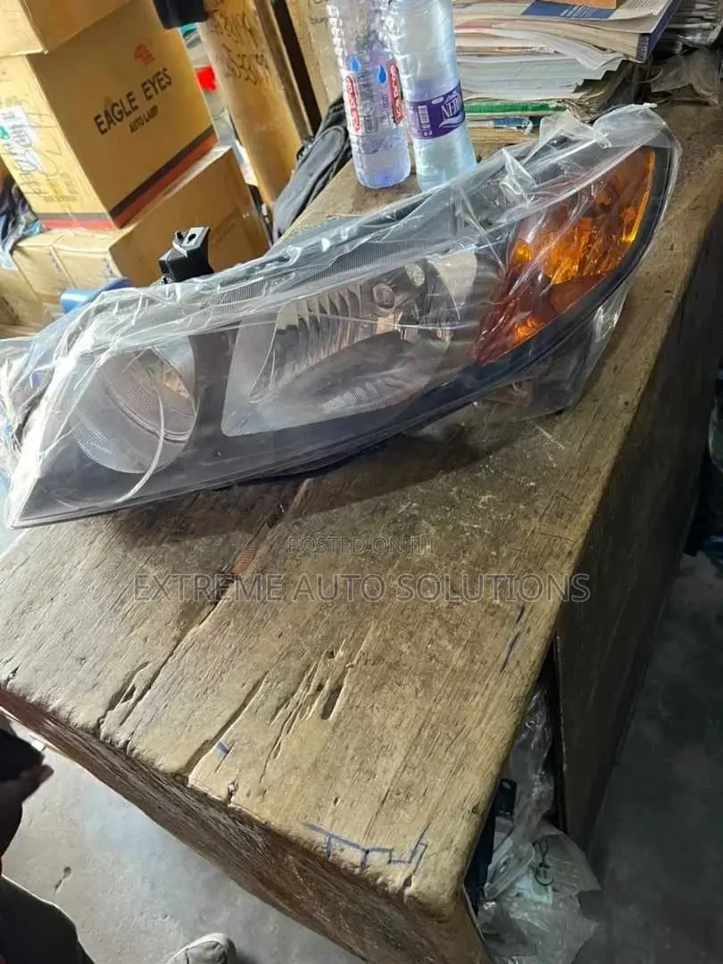 Honda Civic 2010 Headlights