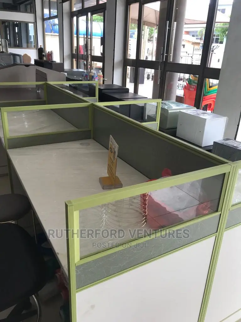 4 Person Workstation