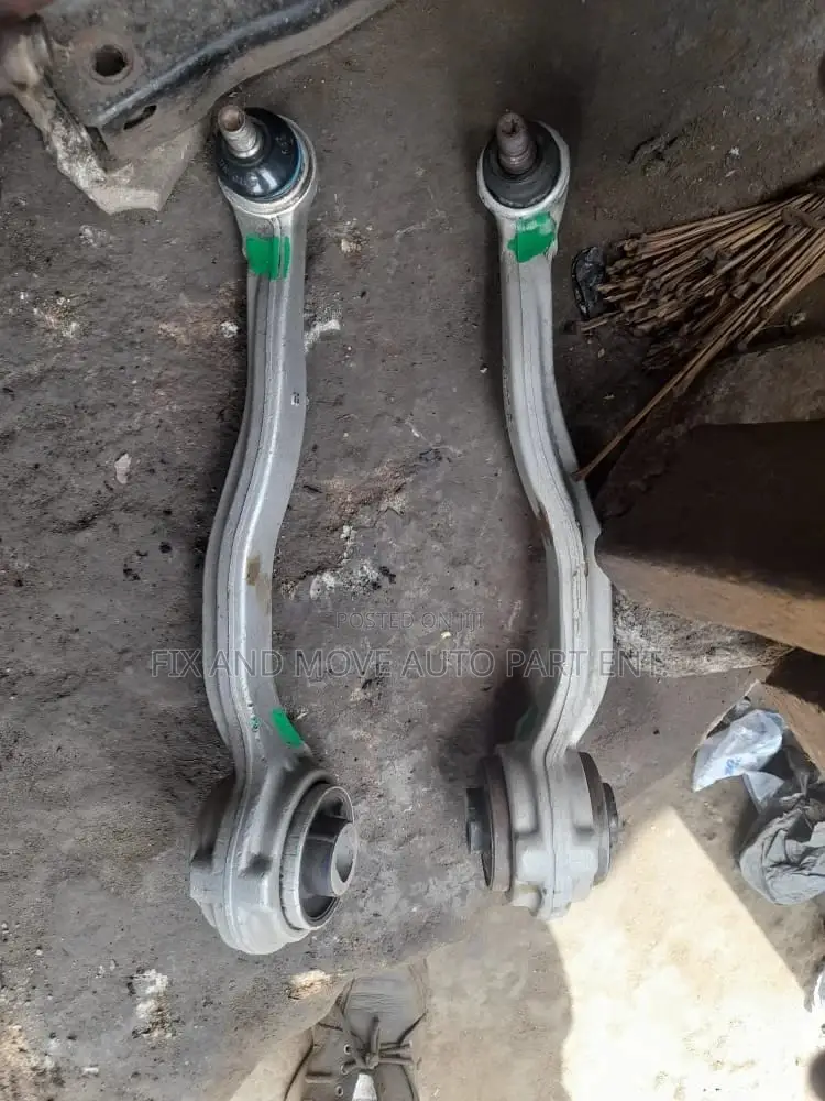 Benz W204 C250 2010-2013 LOWER and UPPER ARM Pair in Stock