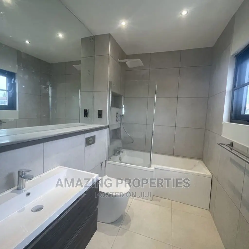 5bdrm Farm House in Amazing Properties, East Legon for sale