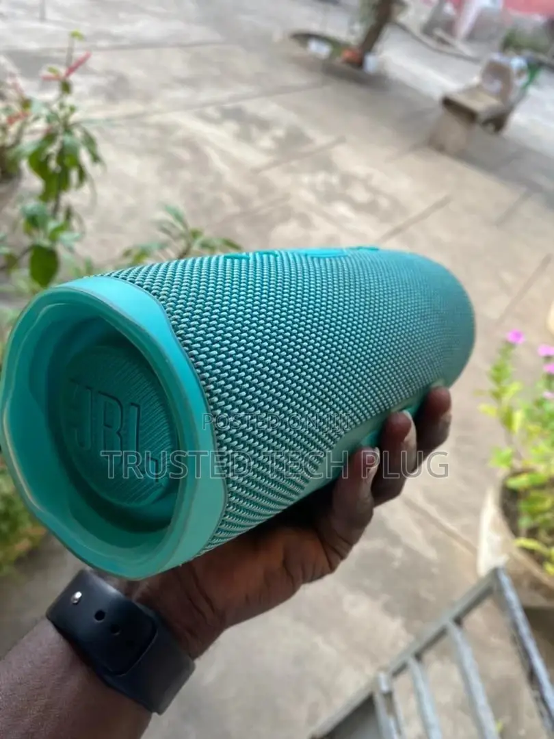 Preowned JBL Charge 4 Bluetooth Speaker From America 4sale