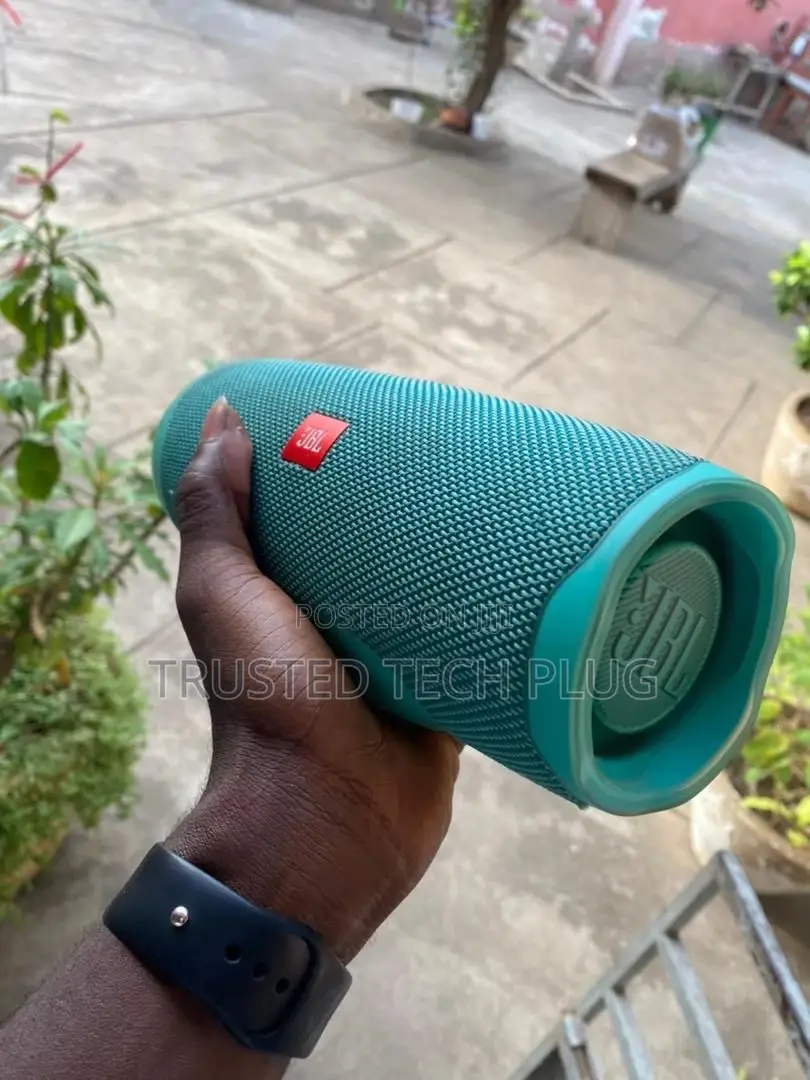 Preowned JBL Charge 4 Bluetooth Speaker From America 4sale