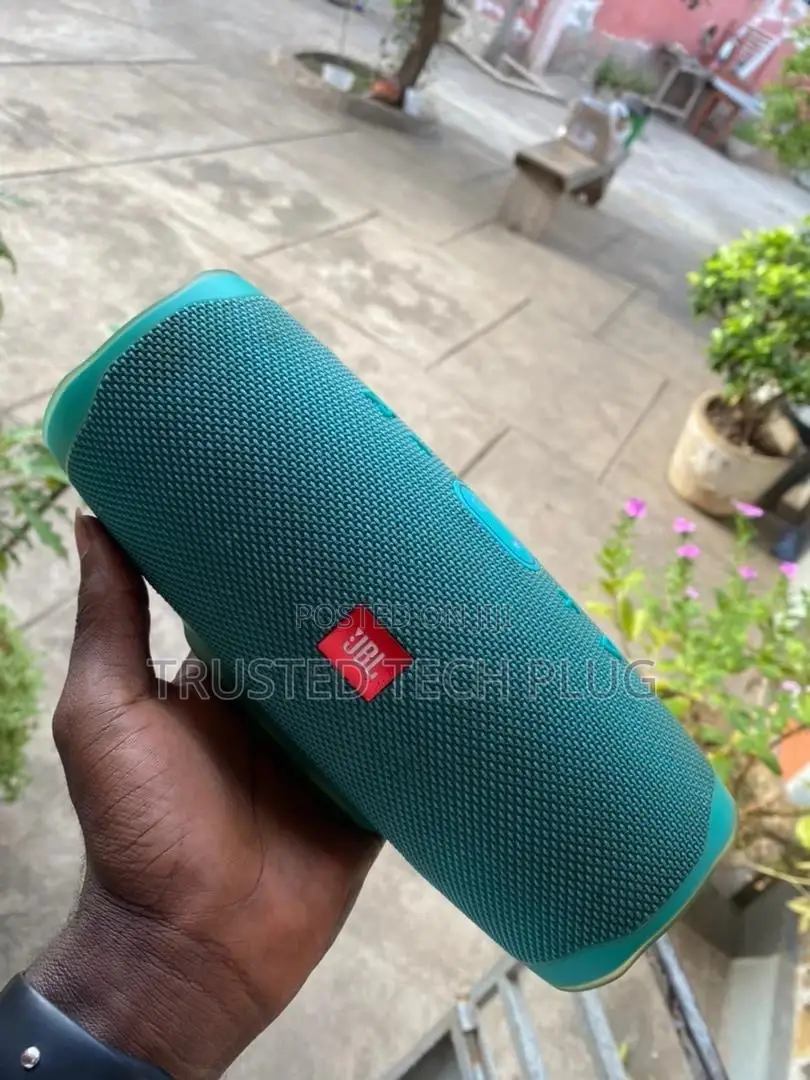 Preowned JBL Charge 4 Bluetooth Speaker From America 4sale