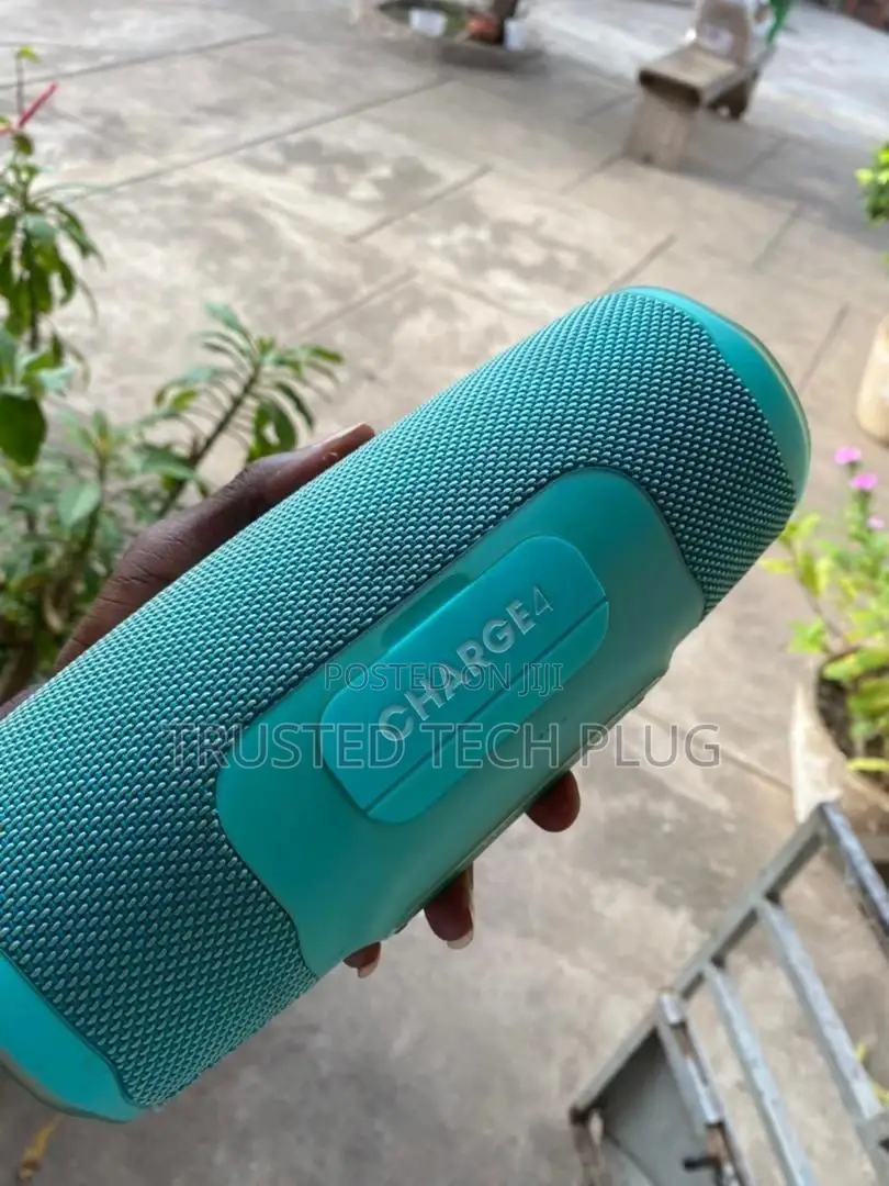 Preowned JBL Charge 4 Bluetooth Speaker From America 4sale