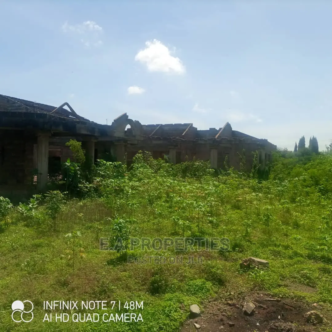 6bdrm House in E a Properties, Tema Metropolitan for Sale