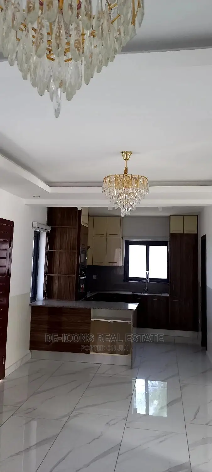 Furnished 4bdrm Duplex in De-Icons Real Estate, Ga South Municipal