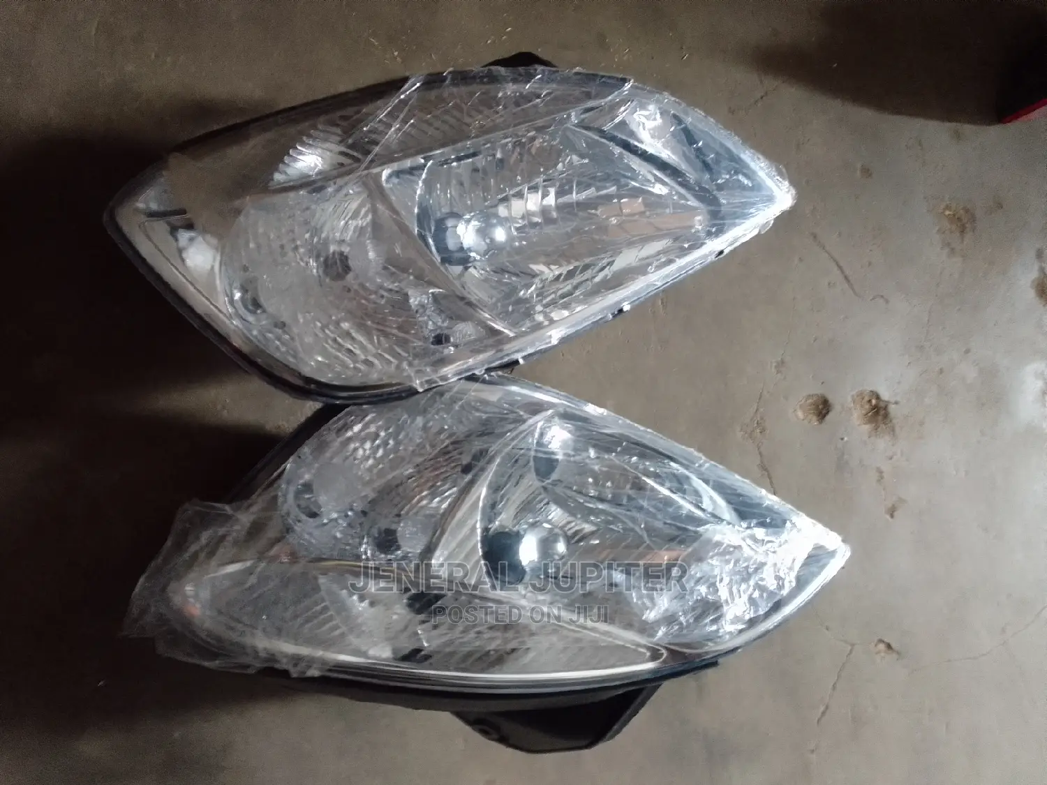 Kia Rio 5 Headlight Pair.