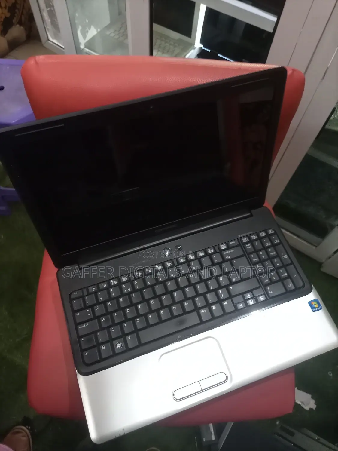 New Laptop HP Compaq Presario CQ50 4GB Intel Core 2 Quad HDD 320GB