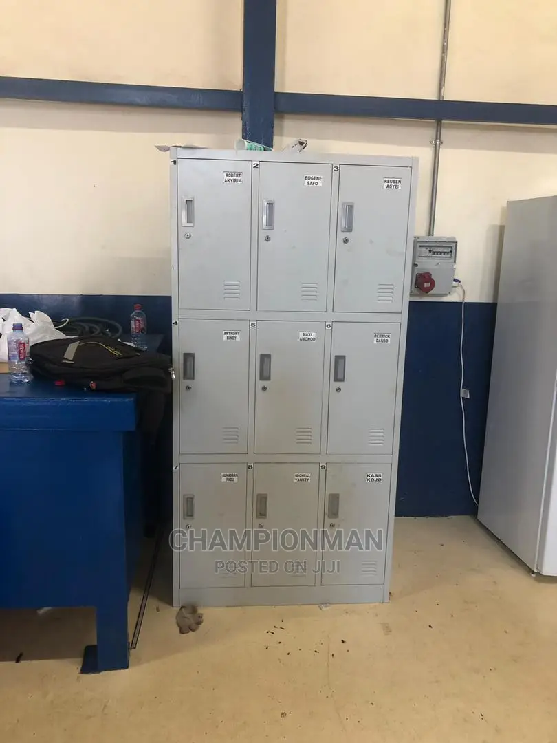 9 Locker Compartments