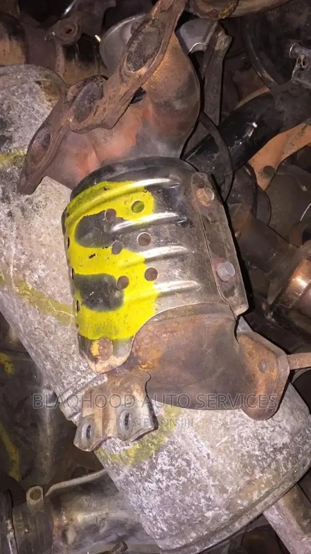 Toyota Vitz/Yaris 2011-2014 Catalytic Converter for Sale
