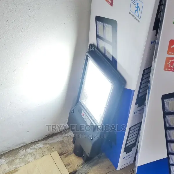 300w Solar Street Light With Remote Control - Black