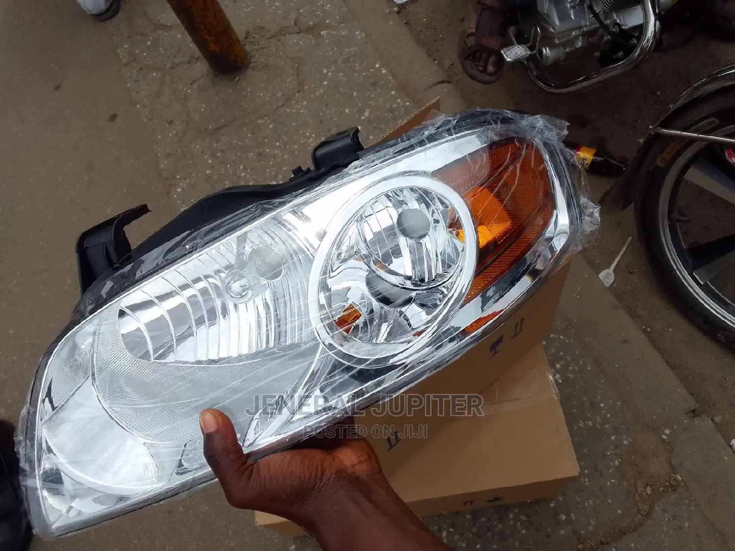 Nissan Sentra 2004/6 Headlight Pair.