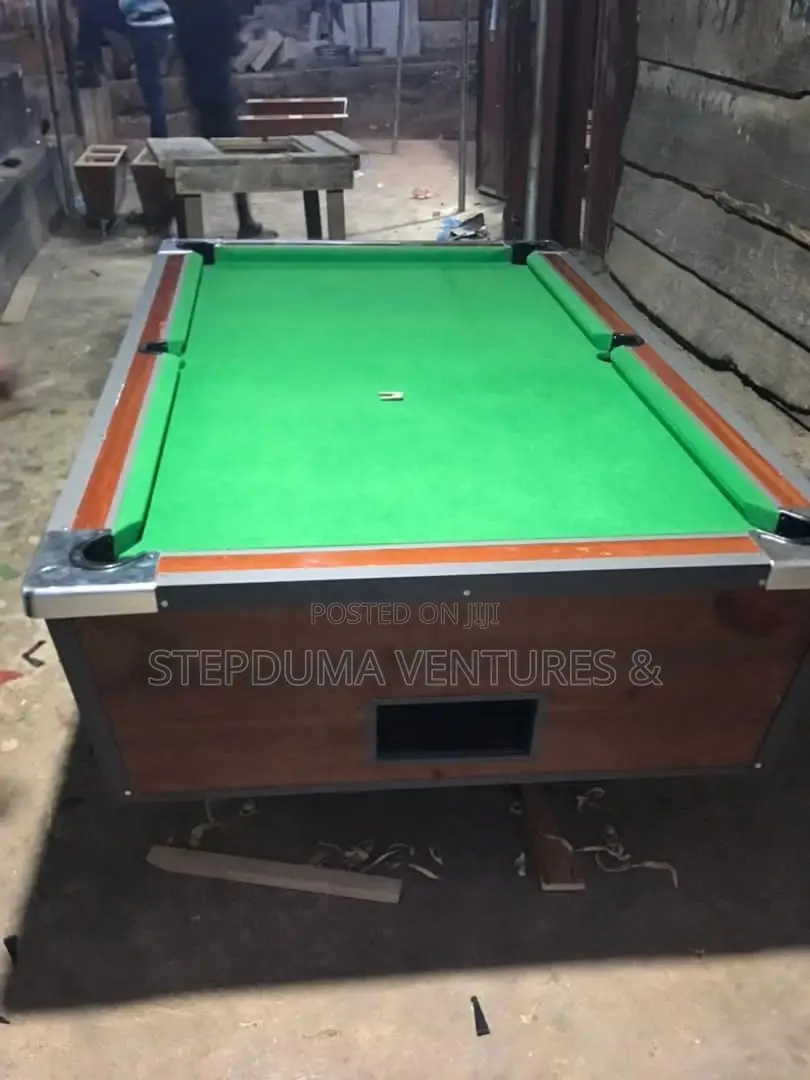 Token Coins Operating Snooker Machine With Set of Balls