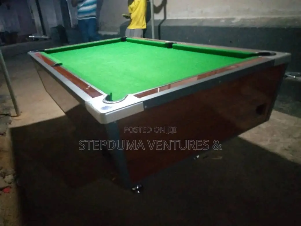 Token Coins Operating Snooker Machine With Set of Balls