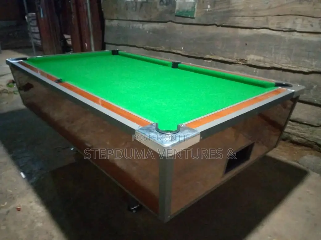 Token Coins Operating Snooker Machine With Set of Balls