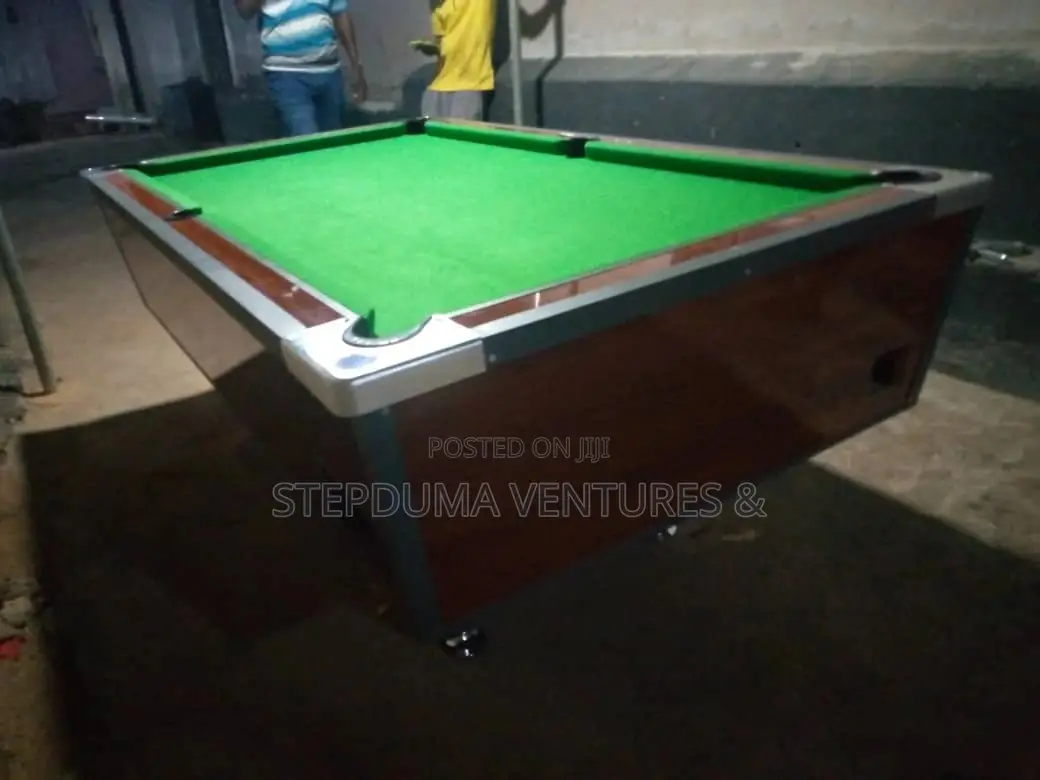 Token Coins Operating Snooker Machine With Set of Balls