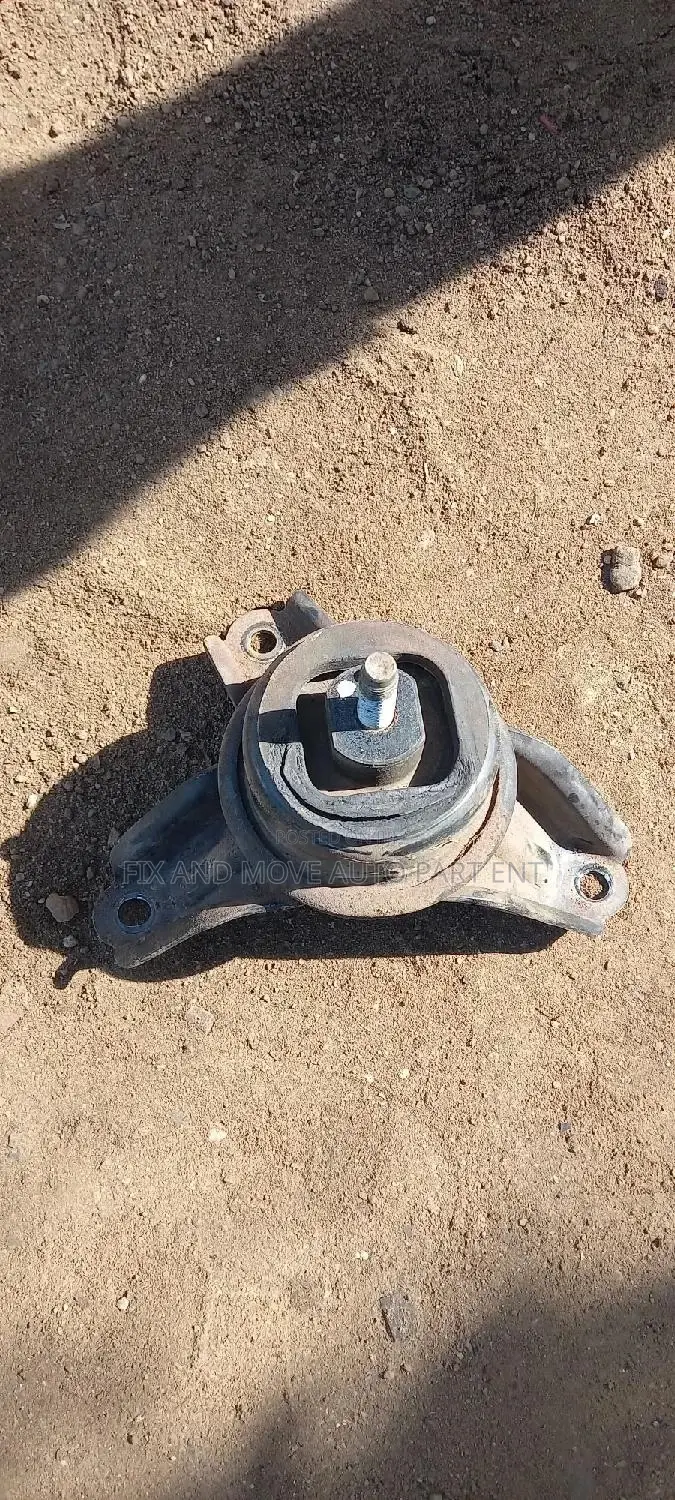 Hyundai Tucson/ Ix 35 2010-2013 ENGINE SEAT/ MOUNT Available