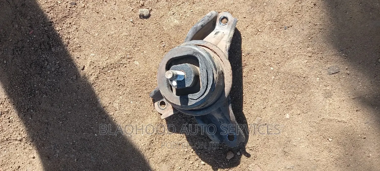 Hyundai Tucson/Ix 35 2010-2013 ENGINE SEAT/MOUNT in Stock