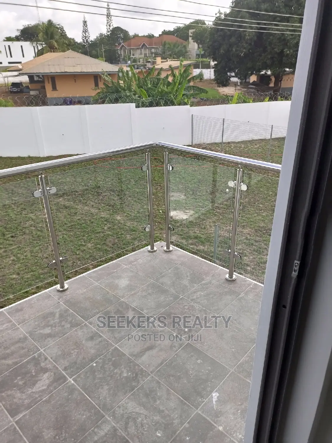 4bdrm Townhouse / Terrace in Seekers Realty, Cantonments for Rent