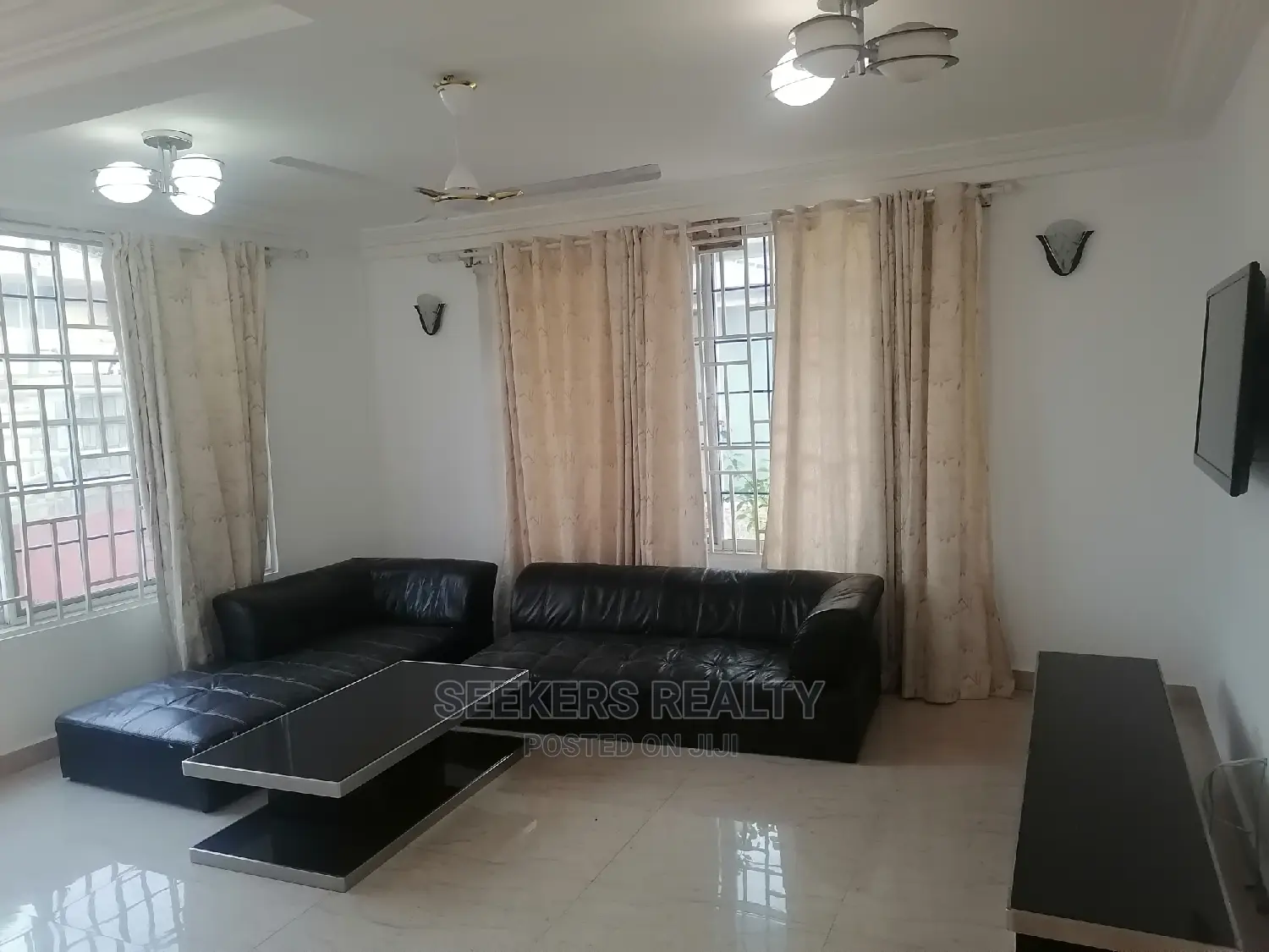 Furnished 3bdrm Apartment in Seekers Realty, Coffee Shop Area for rent
