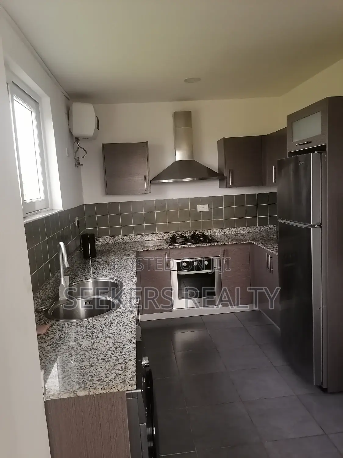 Furnished 2bdrm Apartment in Seekers Realty, Coffee Shop Area for rent
