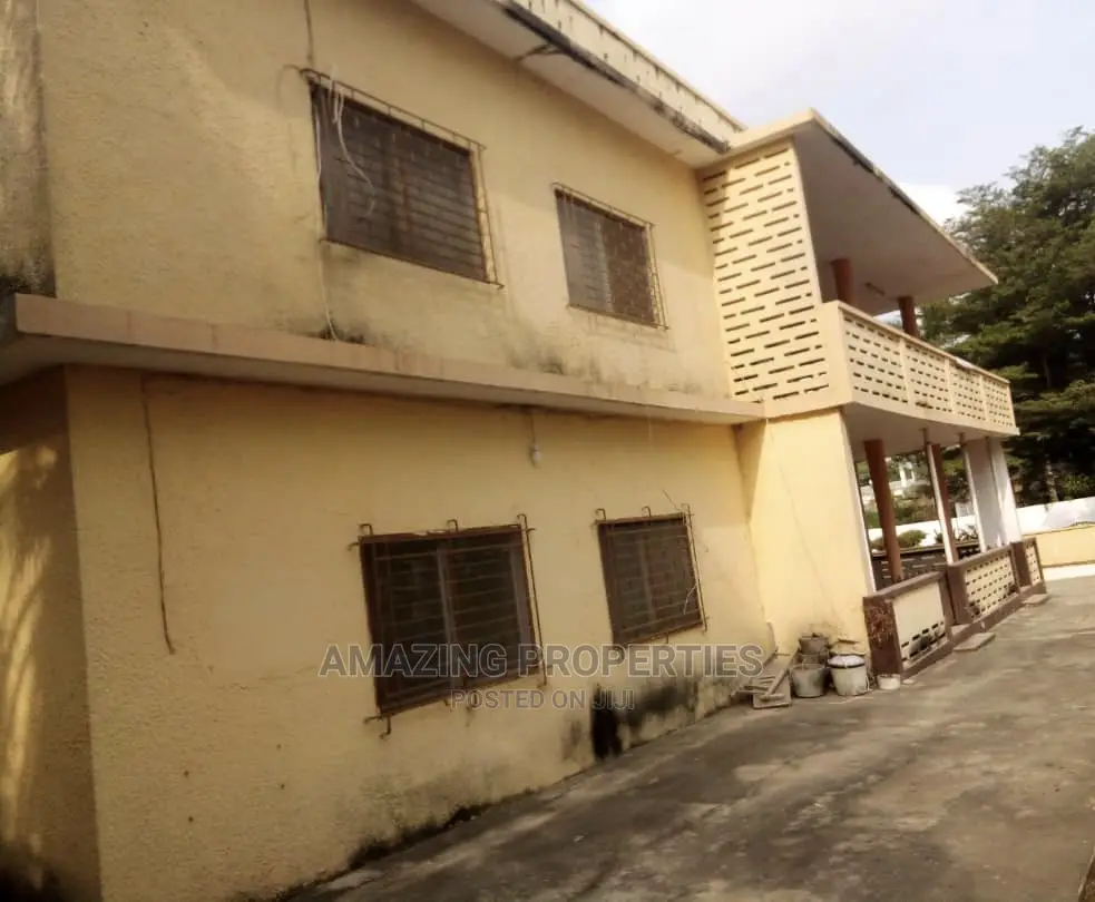 10bdrm House in Cantonments for Sale