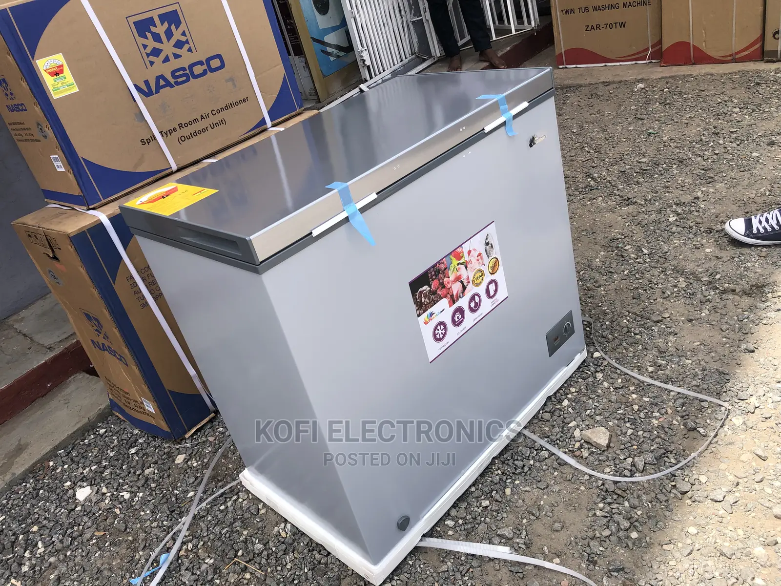 New in Box Rainbow 200 Liters Chest Freezer