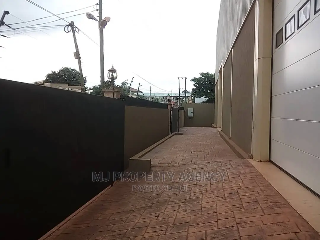 1300 SQM Warehouse Newly Built