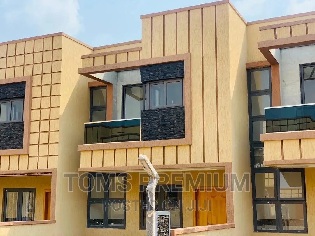Furnished 4bdrm Chalet in School Junction for rent