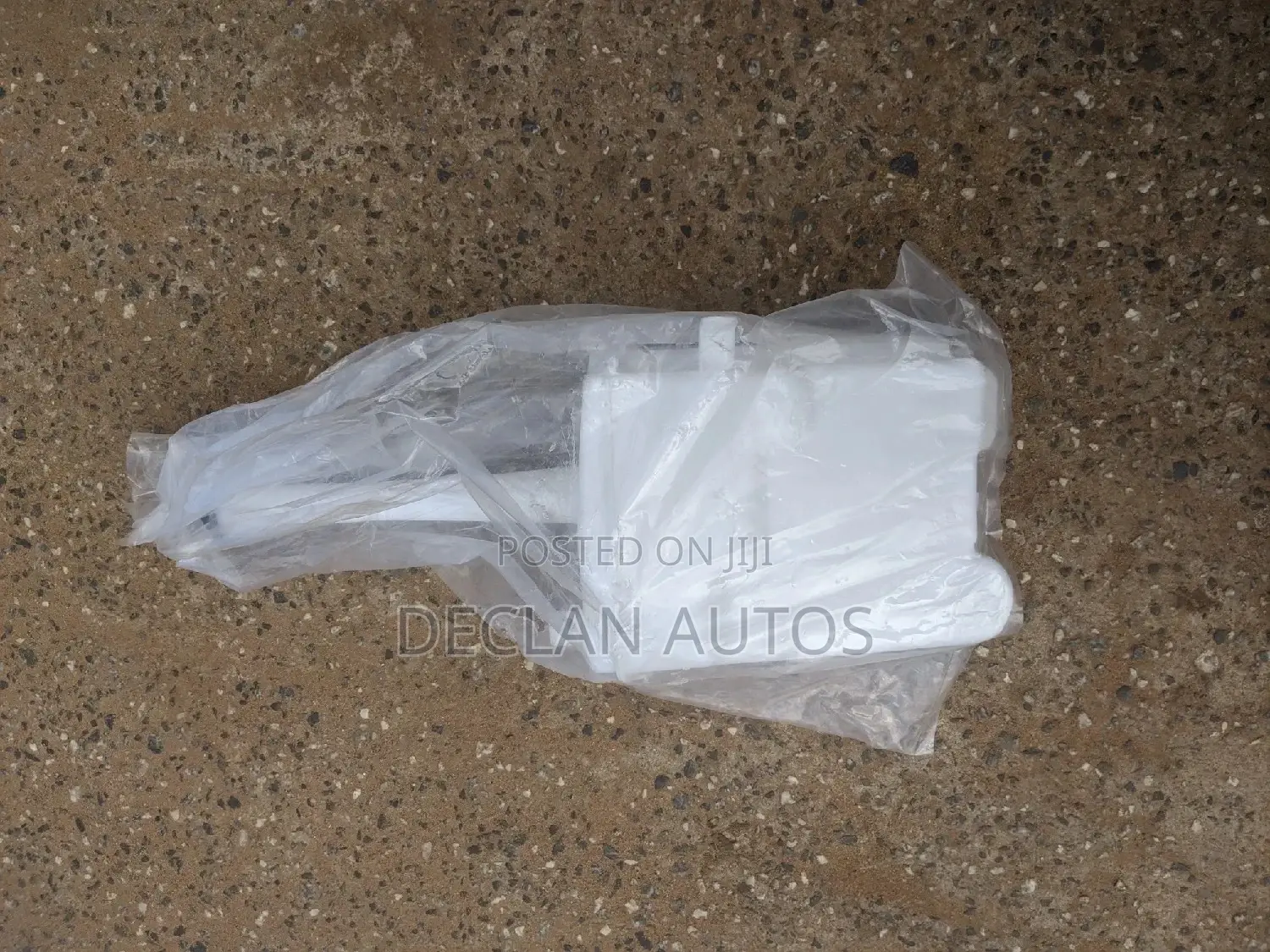 Corolla 2009 - 2013 Wiper Bottle