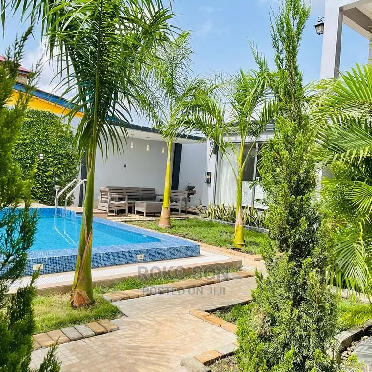 Furnished 5bdrm Mansion in 654, Nyanmekye for sale