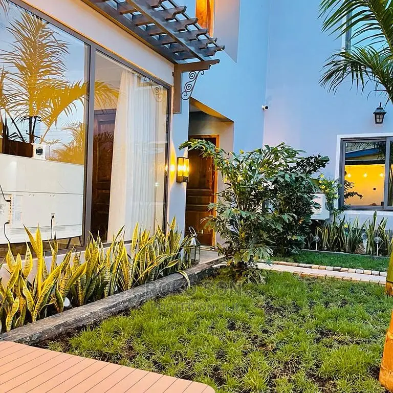 Furnished 5bdrm Mansion in 654, Nyanmekye for sale