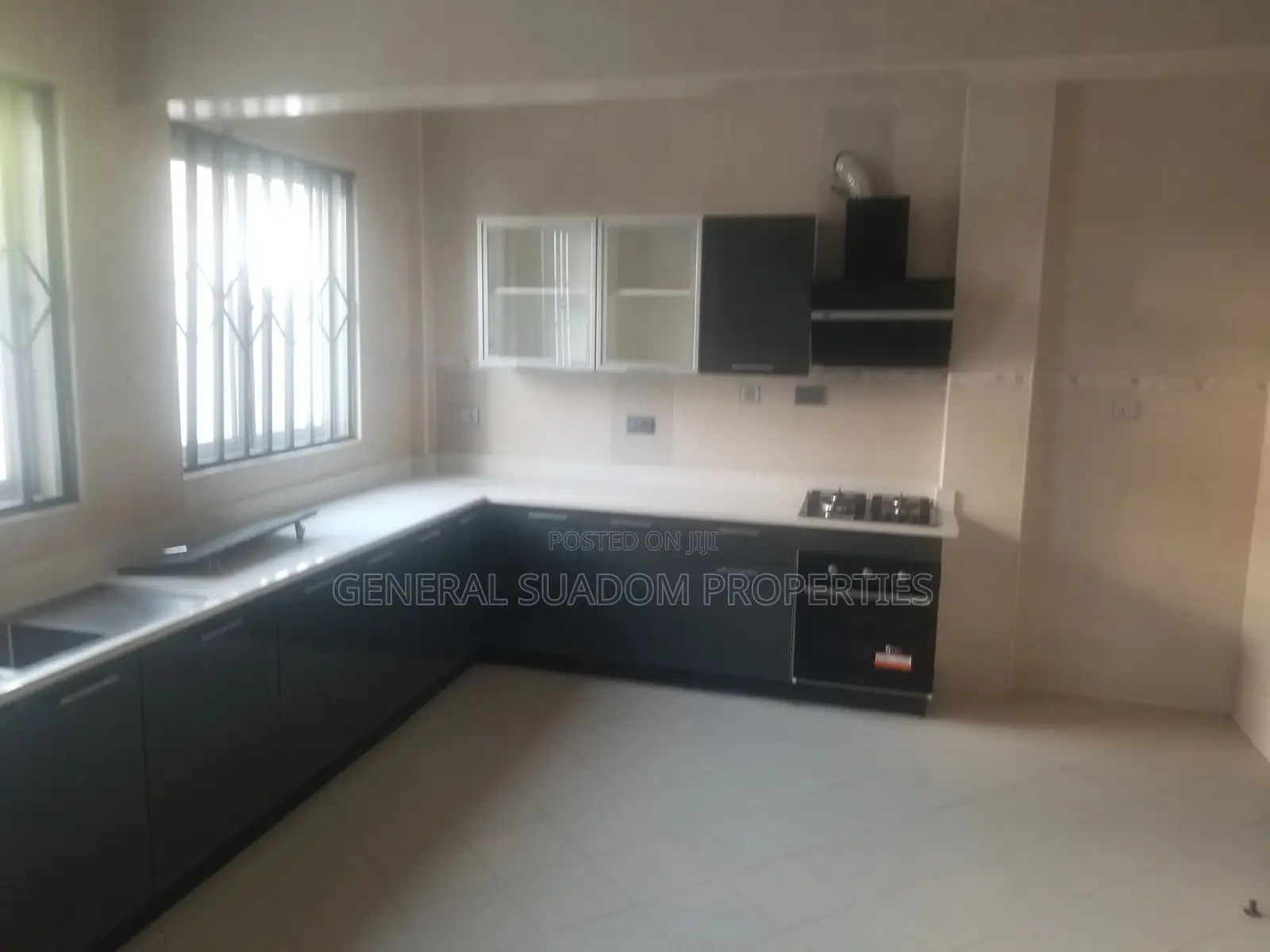 4bdrm Duplex in Suadom Properties, Osu Ako-Adjei for Rent