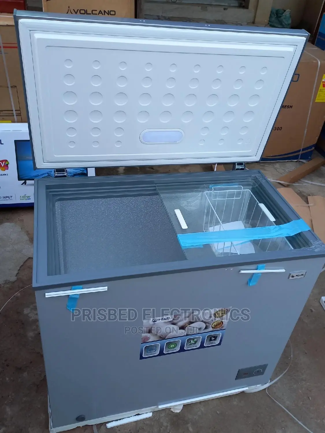 Pf()Pearl Chest Freezer 200 Litres With Glass on Top